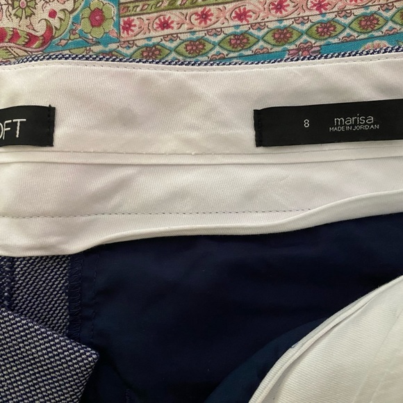 Loft Sz.8 Navy light weight slacks/pants. - Picture 3 of 4